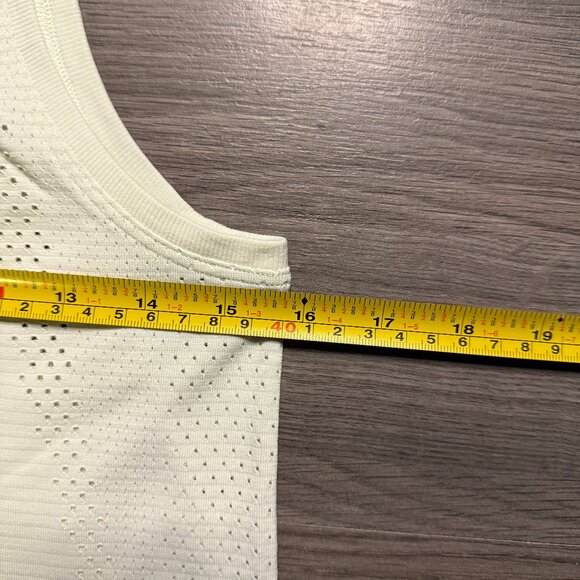 Lululemon Women's Train to Be Tank Top - Light Green - Picture 5 of 6